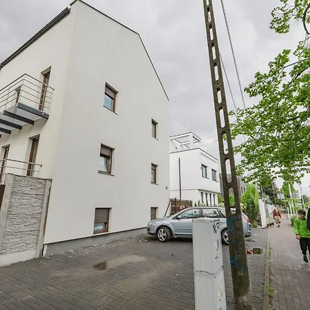 Апартаменты Winogrady Nature Escape By Bookinghost Познань