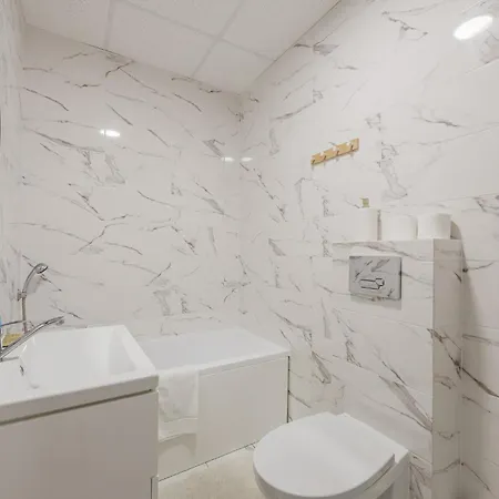 Winogrady Nature Escape By Bookinghost * Poznań